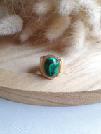 Grosse bague ajustable en acier inoxydable or et pierre naturelle - onyx noir, oeil de tigre, malachite, jaspe rouge Micomidy Bijoux