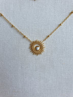 Collier soleil, chaine a boule ajustable en acier inoxydable or et pierre naturelle. Micomidy Bijoux