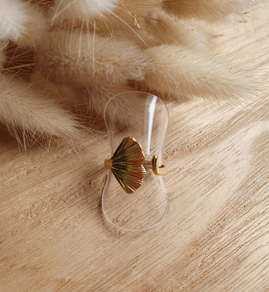 Bague ajustable avec une feuille de ginkgo en acier inoxydable or Micomidy Bijoux
