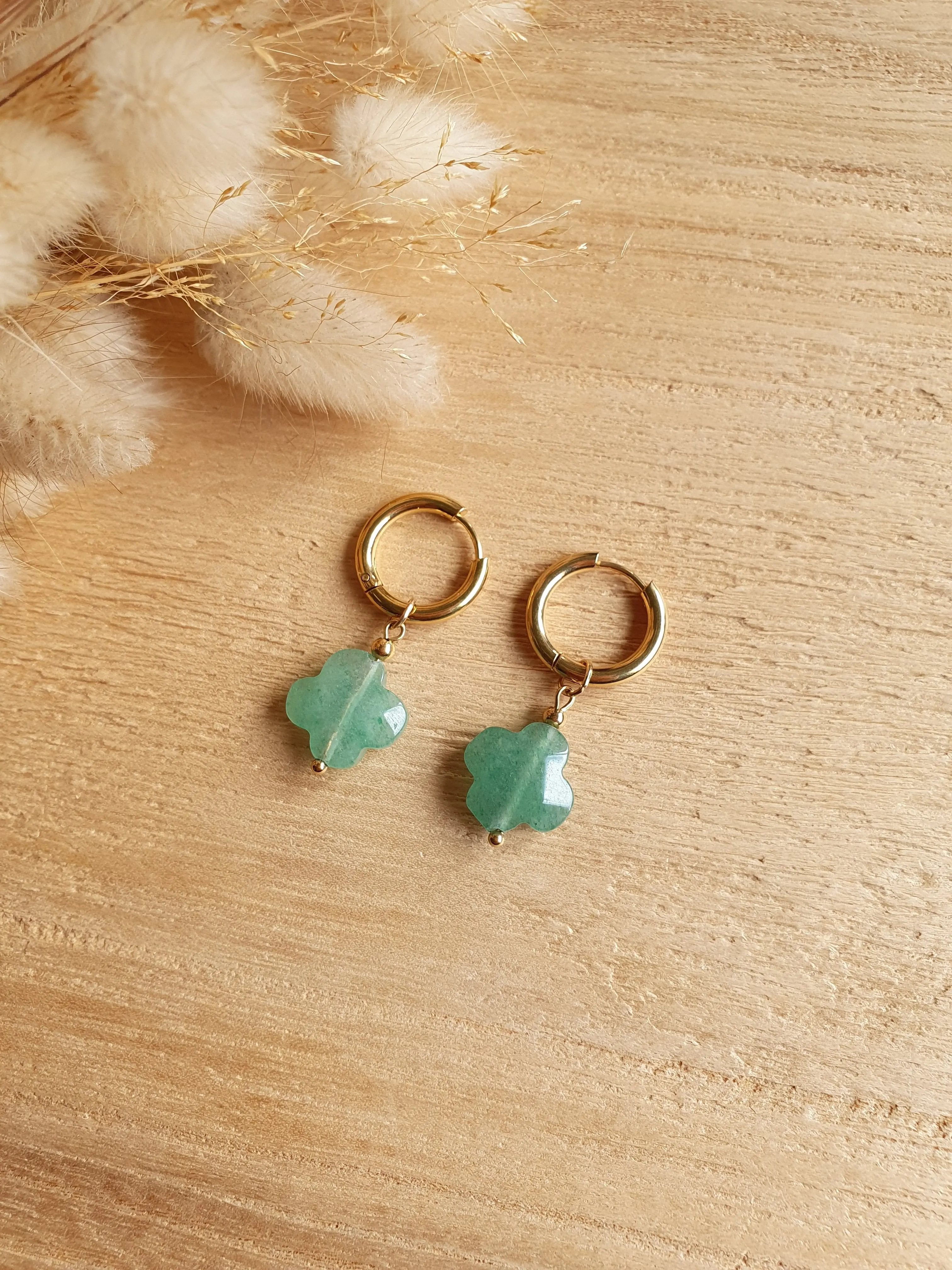 Boucles d'oreilles créoles en acier inoxydable or et trèfles en pierre naturelle aventurine verte Micomidy Bijoux