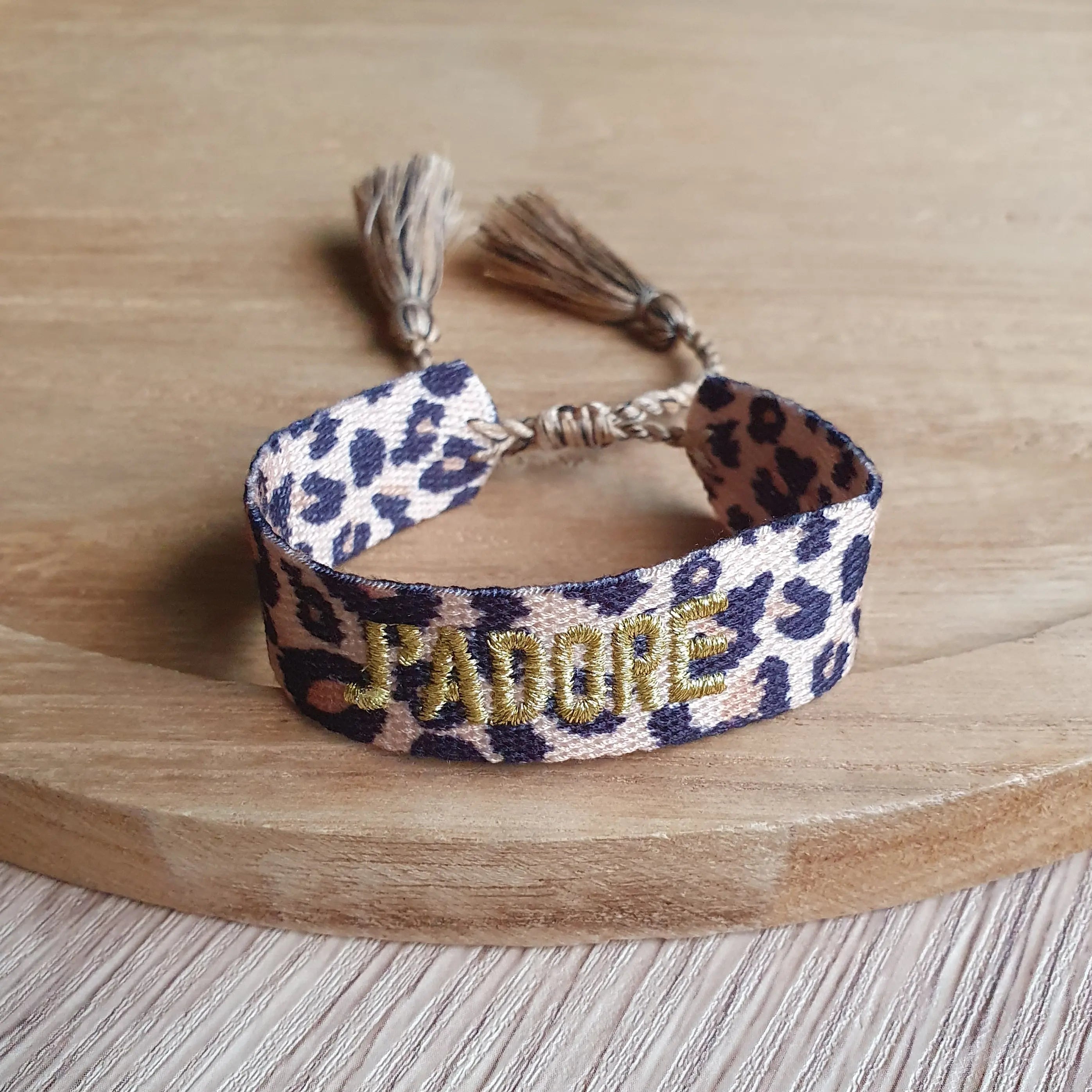 Bracelet tissé j'adore avec cordon ajustable et pompons Micomidy Bijoux