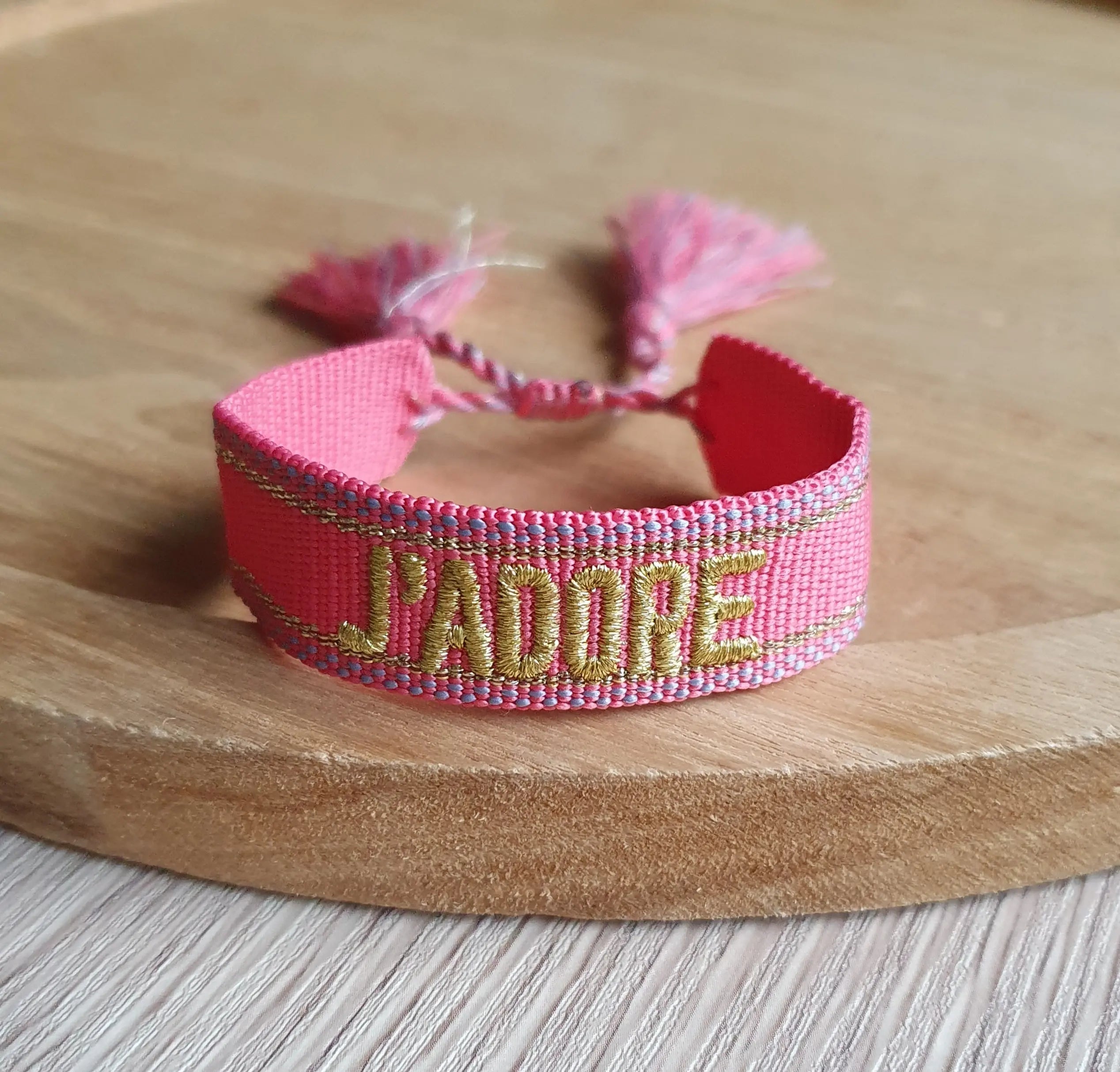 Bracelet tissé j'adore avec cordon ajustable et pompons Micomidy Bijoux