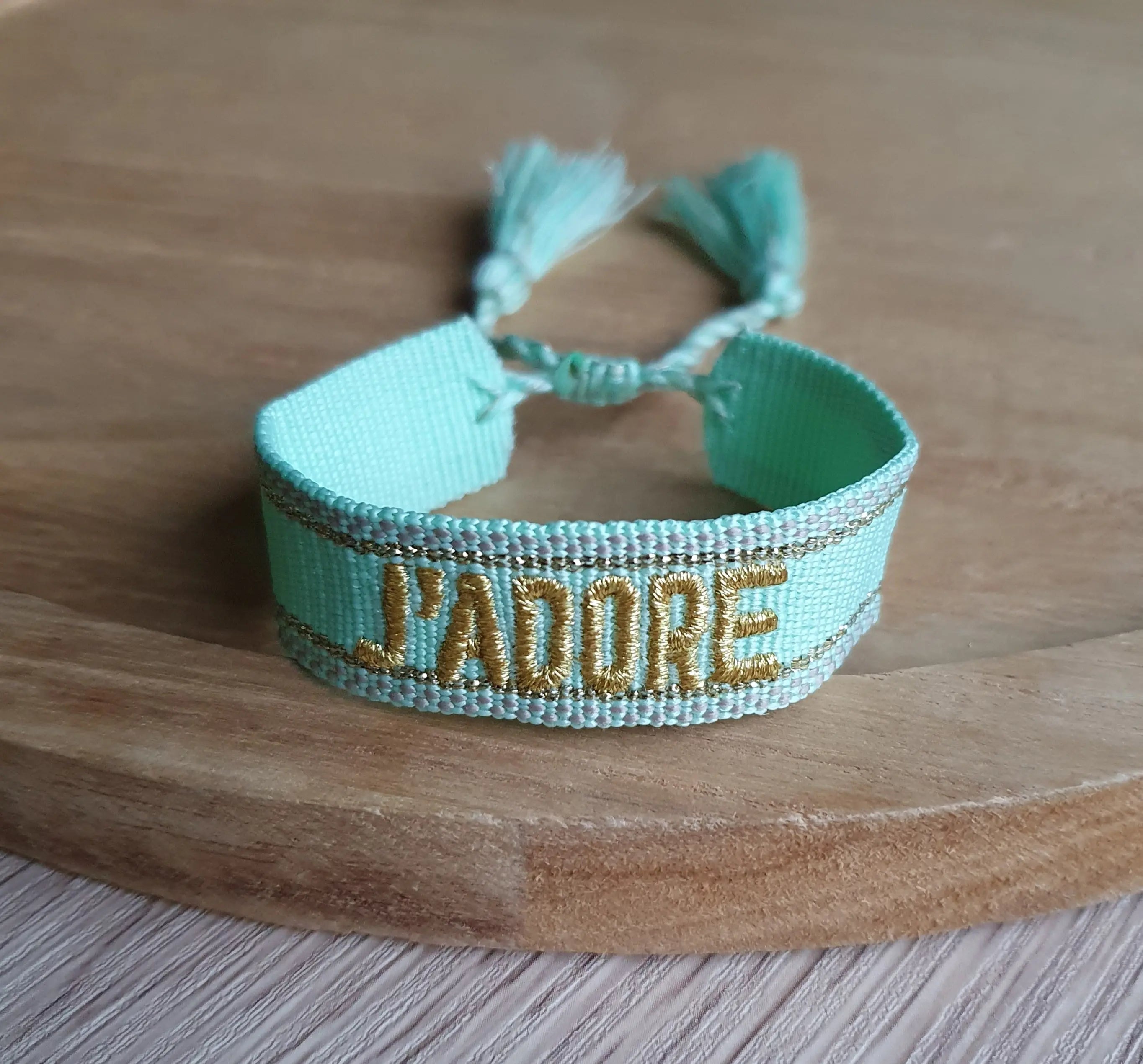 Bracelet tissé j'adore avec cordon ajustable et pompons Micomidy Bijoux