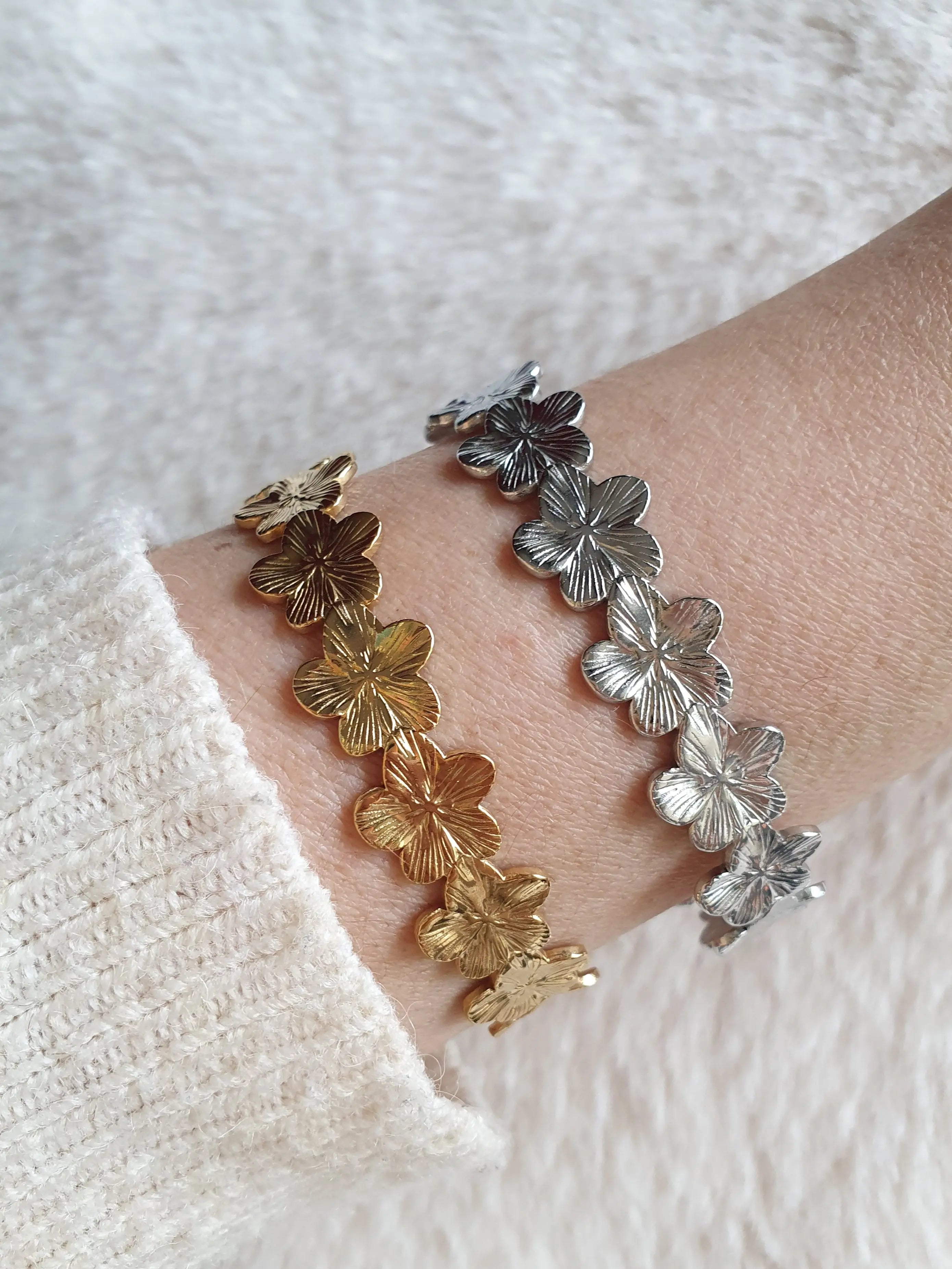 Bracelet jonc ajustable en acier inoxydable or ou argent avec des fleurs de cerisier Micomidy Bijoux