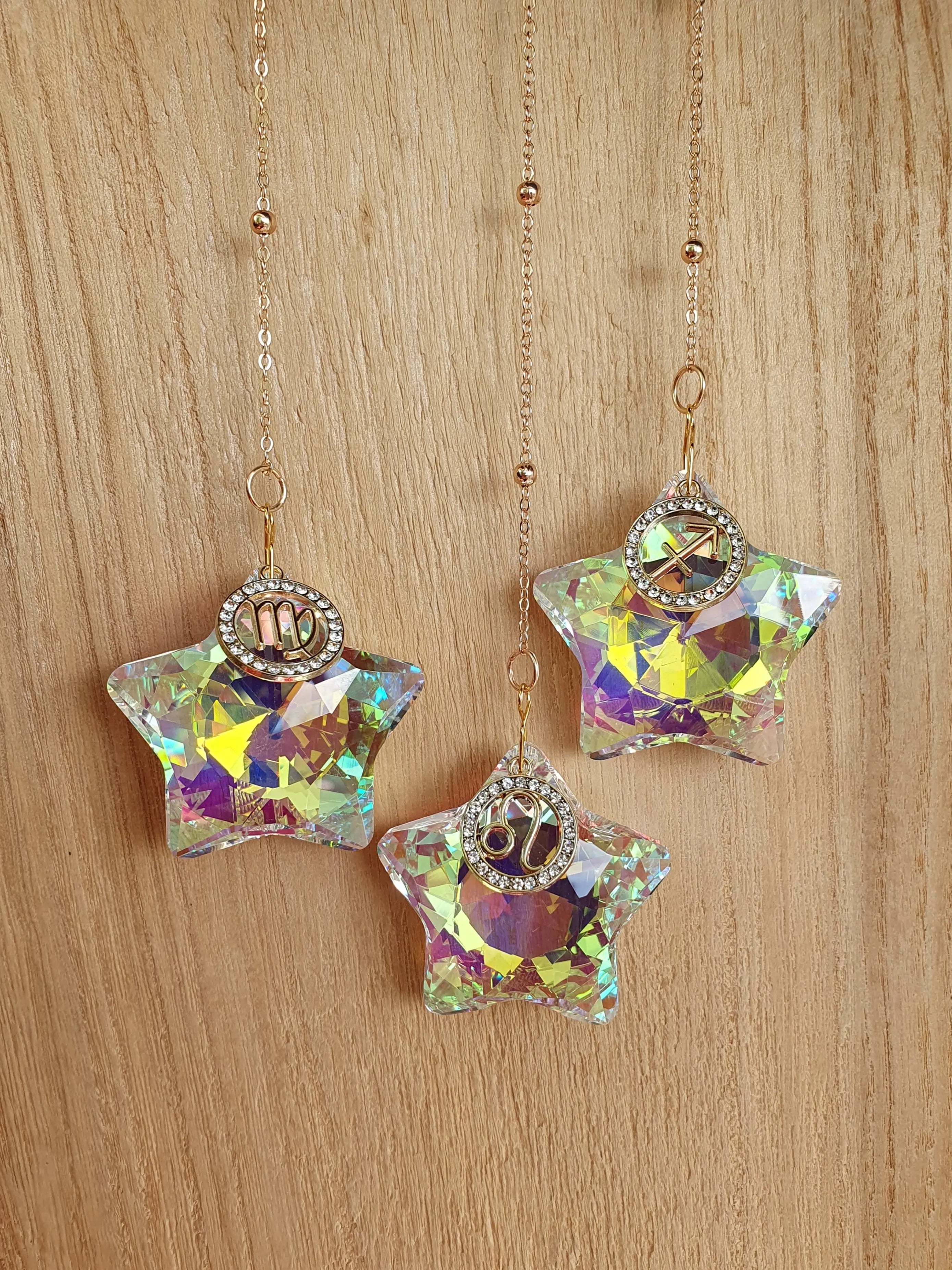 Attrape soleil étoile avec signe astrologique - suspension en verre en forme d'étoile Micomidy Bijoux