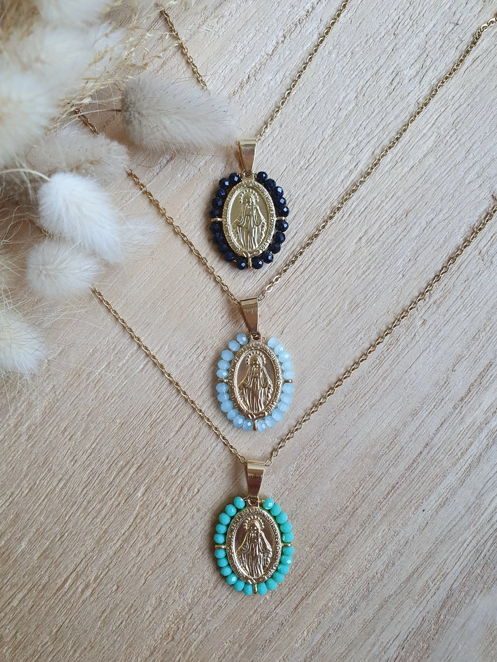 Collier Madone en acier inoxydable doré et perles colorées Micomidy Bijoux
