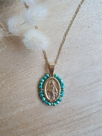Collier Madone en acier inoxydable doré et perles irisées Micomidy Bijoux