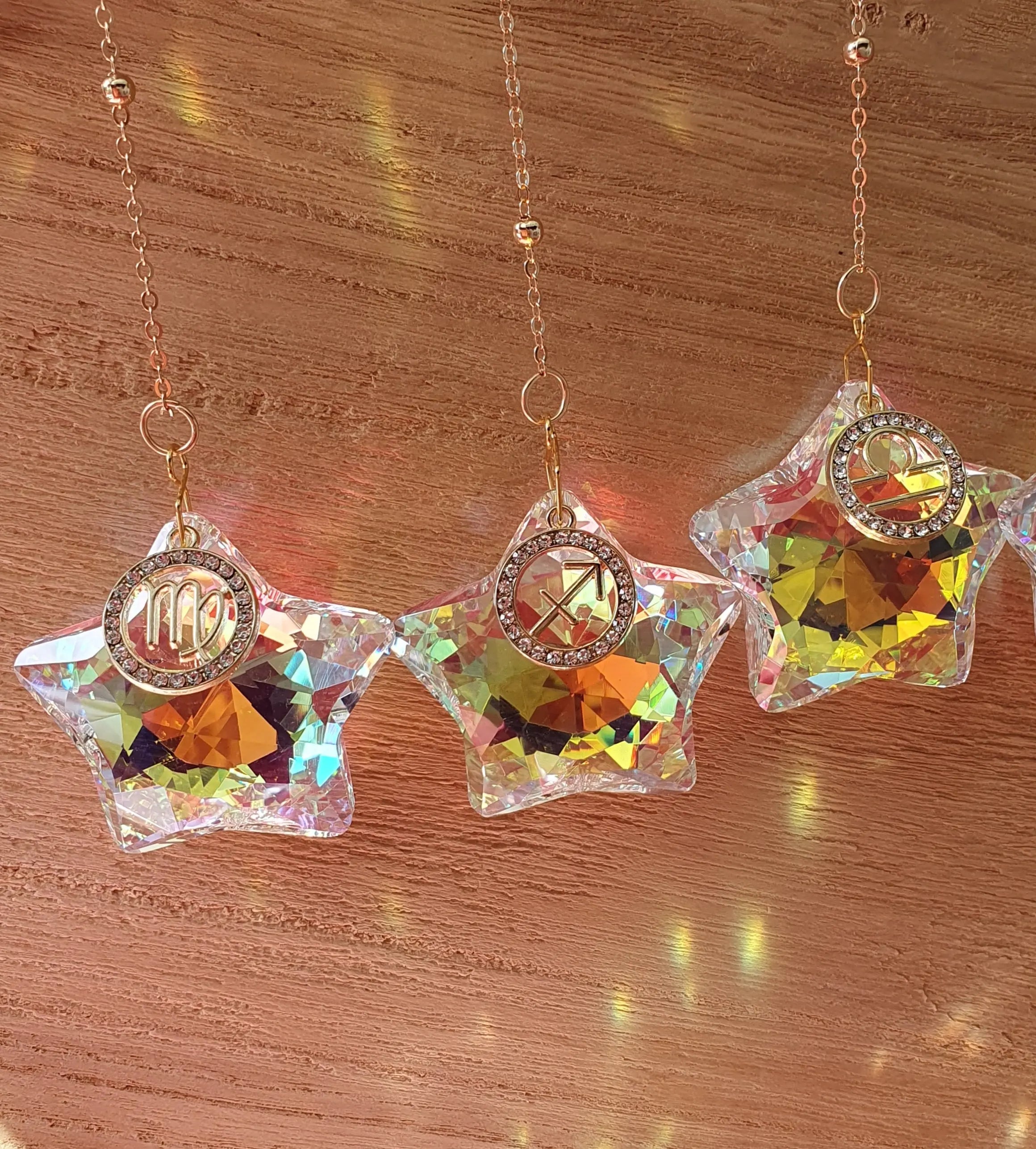 Attrape soleil étoile avec signe astrologique - suspension en verre en forme d'étoile Micomidy Bijoux