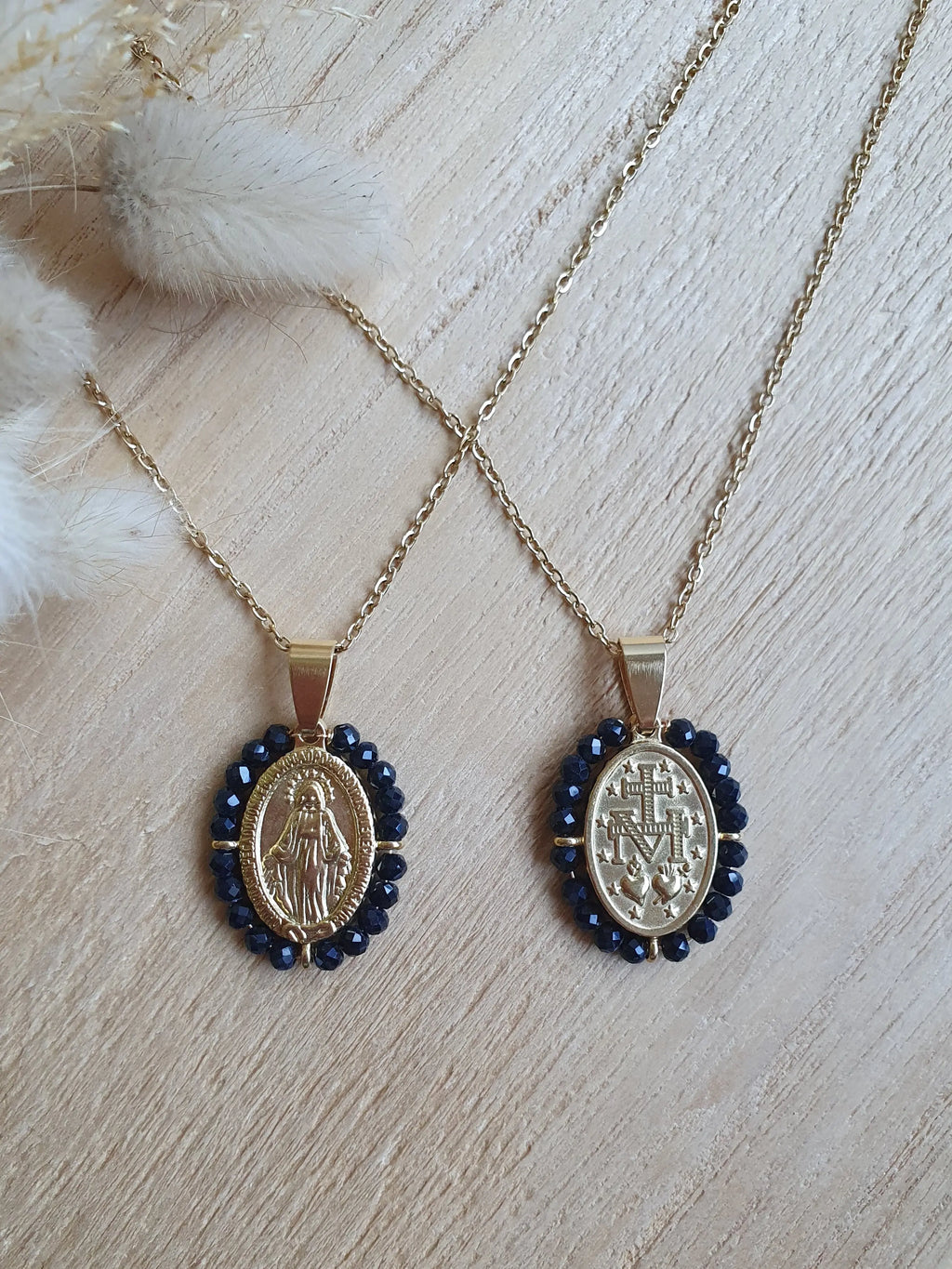 Collier Madone en acier inoxydable doré et perles colorées Micomidy Bijoux
