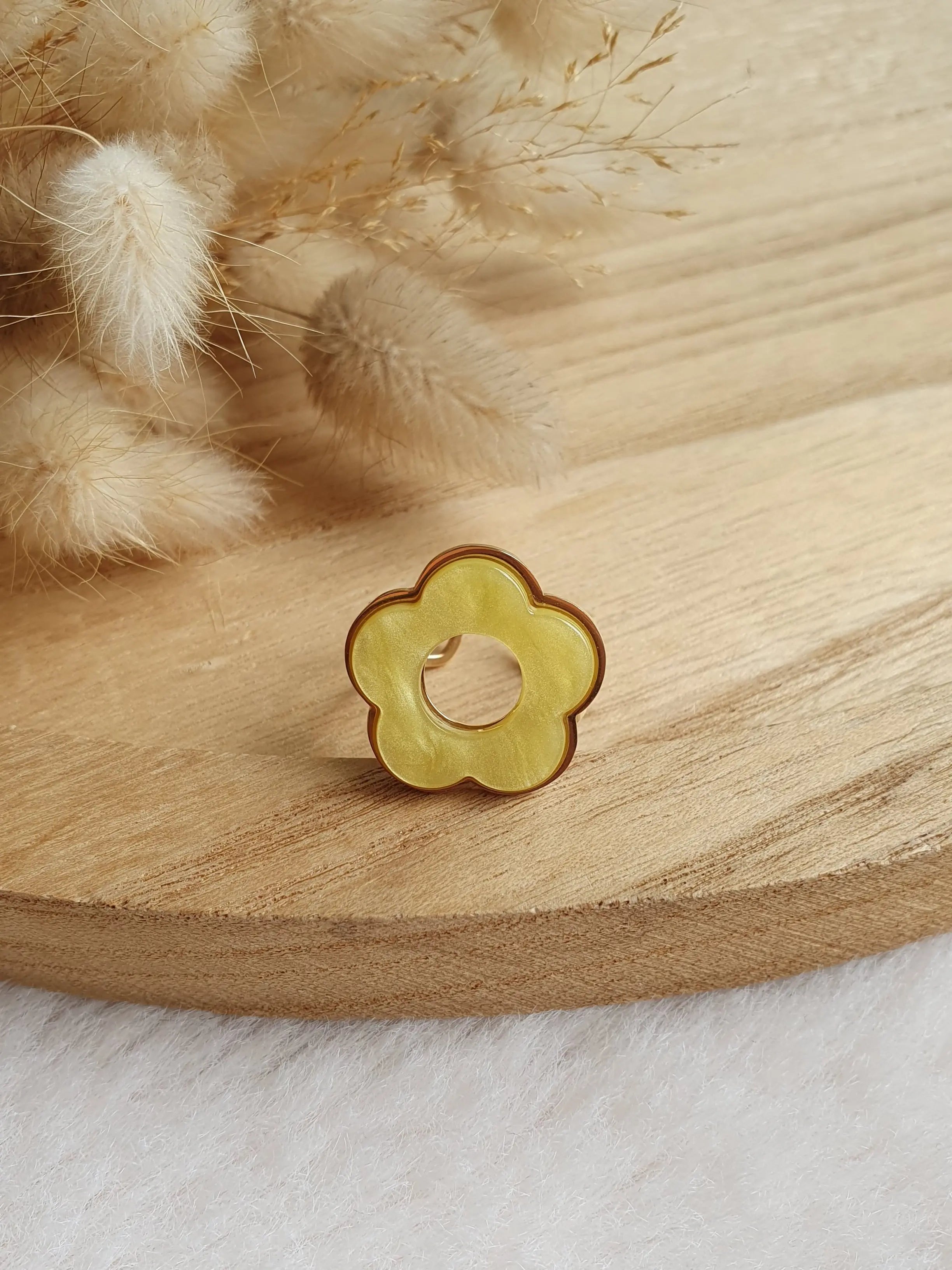 Bague Daisy - Bague fleur ajustable en acier inoxydable or et résine colorée Micomidy Bijoux