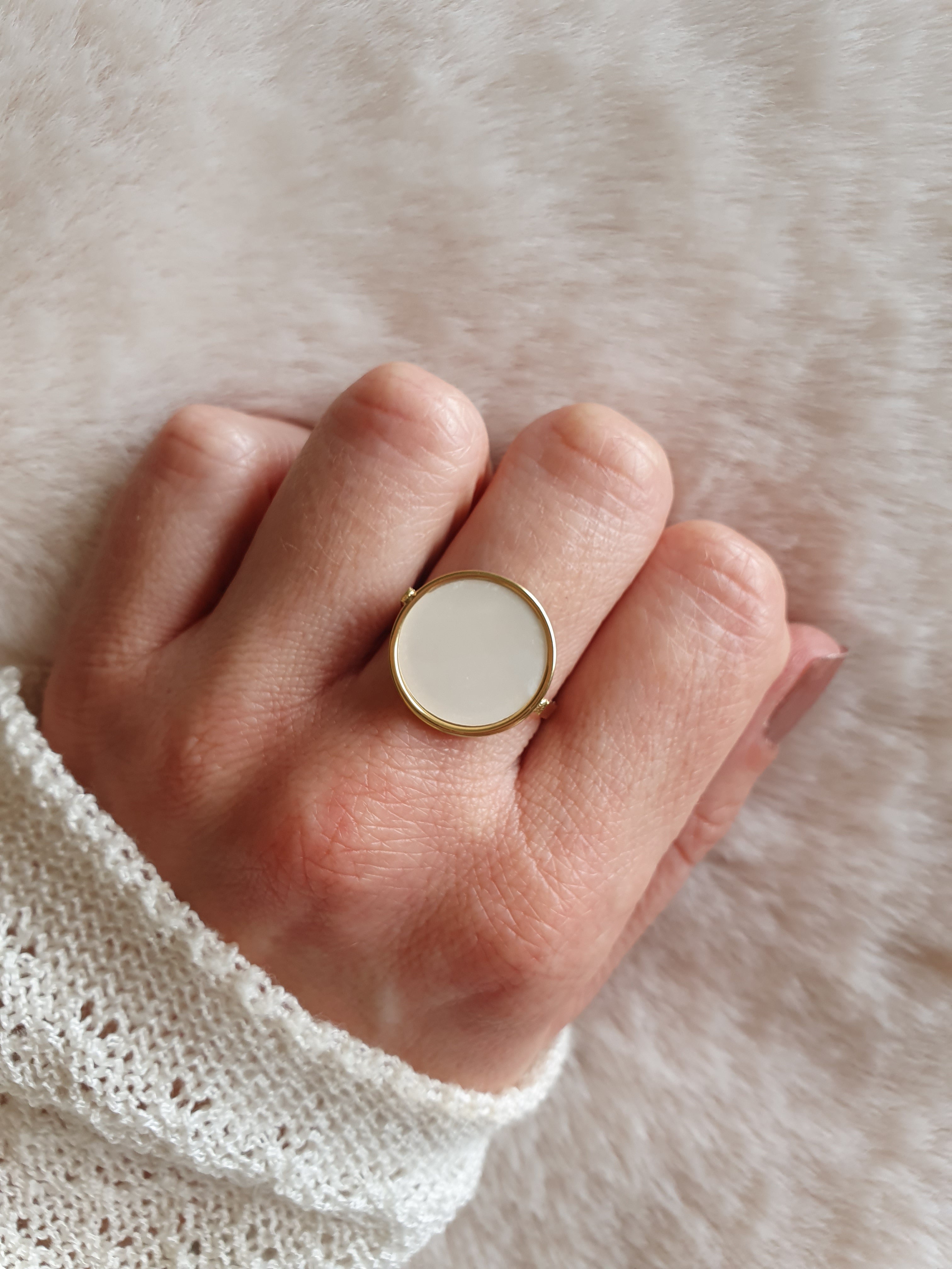 Bague Ginette - Bague ajustable en acier inoxydable or ou argent et cabochon en nacre Micomidy Bijoux